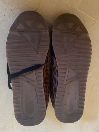 Zapatillas deportivas con estampado de leopardo