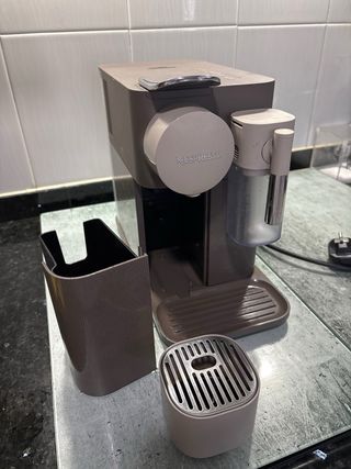 Cafetera DELONGHI Nespresso