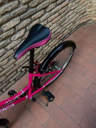 Bicicleta Orbea infantil rosa con guardabarros