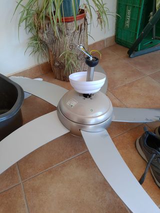 Ventilador de techo con luz madera y blanco