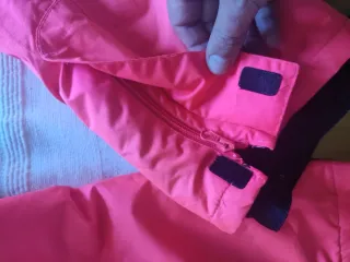 Pantalones de esquí rosas con tirantes