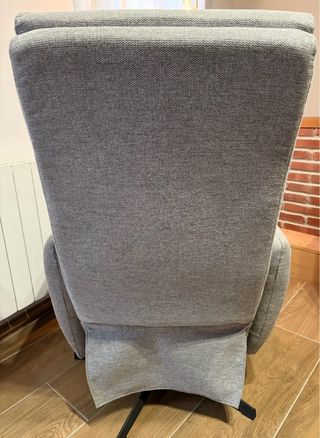 Sillón de tela gris
