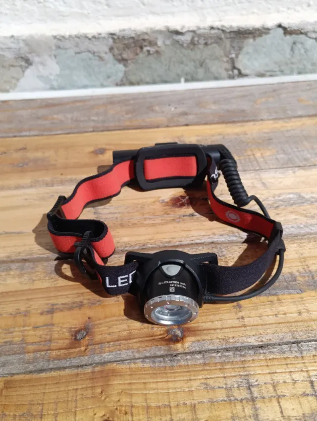 Linterna Frontal Ledlenser H8R 600 Lm Recargable