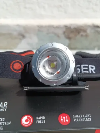 Linterna Frontal Ledlenser H8R 600 Lm Recargable