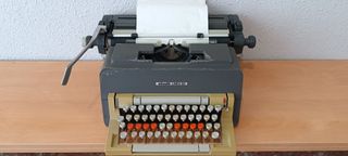 Máquina de escribir Olivetti Linea 98