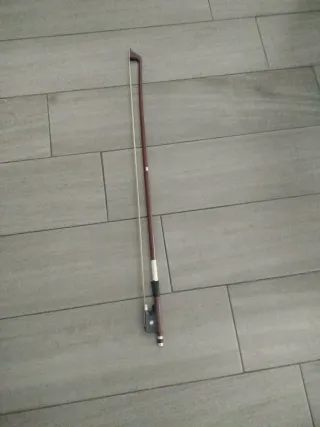 Violonchelo 3/4 poco usado con todos los accesorio