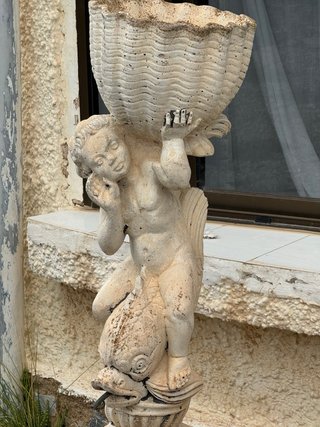 Fuente de piedra para estanque o piscina