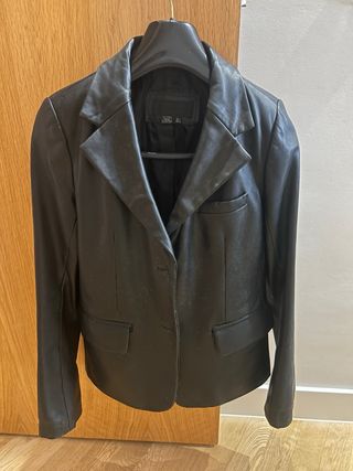 Americana Piel Zara Talla L Negra
