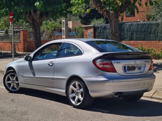 Mercedes-Benz Clase C180 SportCupe INMACULADO