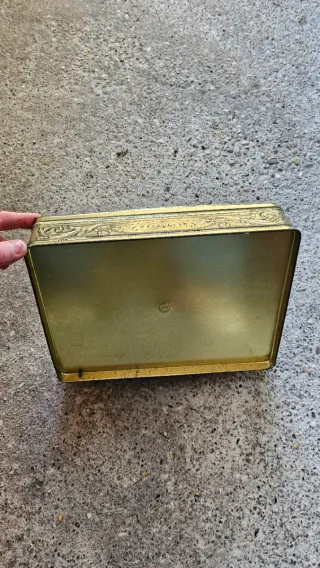 Scatola metallo vintage decorata