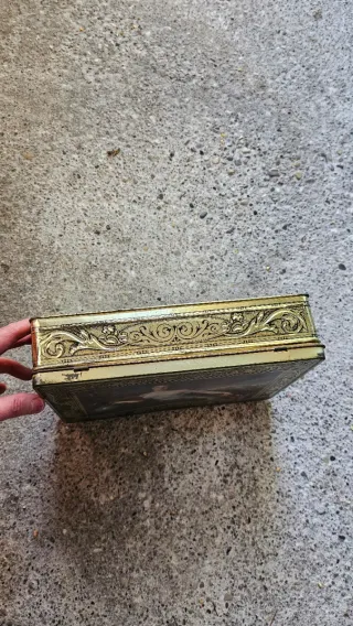 Scatola metallo vintage decorata