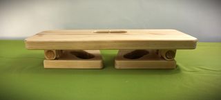 Poggiapiedi pieghevole in legno