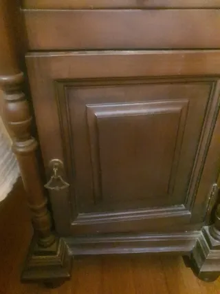 Mesita de noche antigua madera maciza