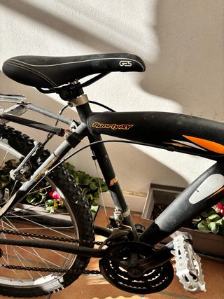 Bicicleta de montaña KIX negra