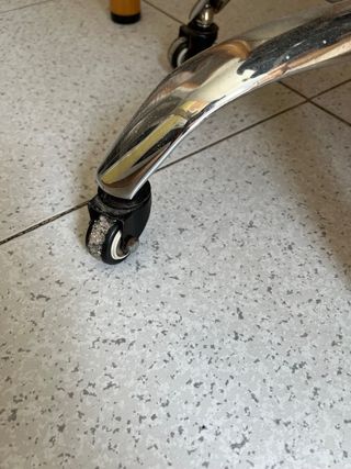 Silla de estética o peluquería con ruedas