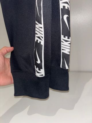 Pantalón deportivo Nike Talla M