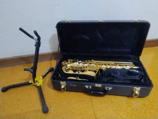 Saxofón Alto Dorado