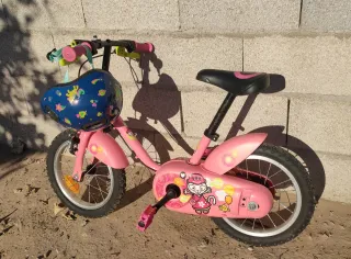 Bicicleta infantil  (con ruedines/casco regalo)