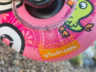 Bicicleta infantil  (con ruedines/casco regalo)