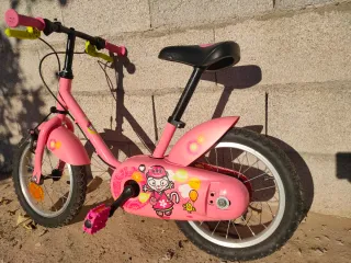 Bicicleta infantil  (con ruedines/casco regalo)