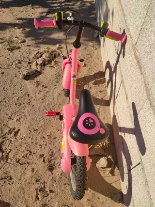Bicicleta infantil  (con ruedines/casco regalo)