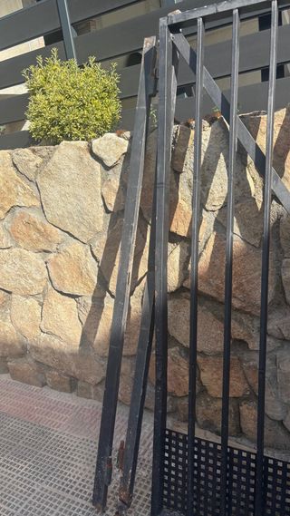 Puerta de garaje de hierro