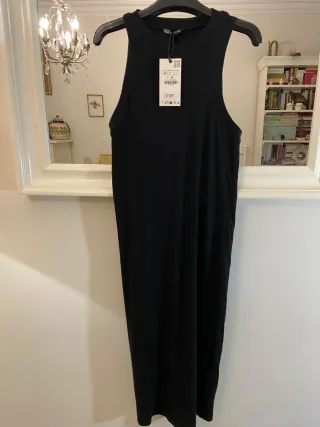 Vestido canalé Zara negro talla M