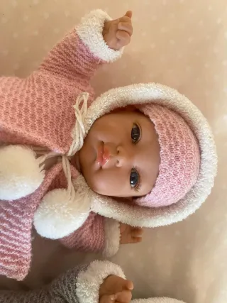 Lote 2 muñecos bebés con ropa