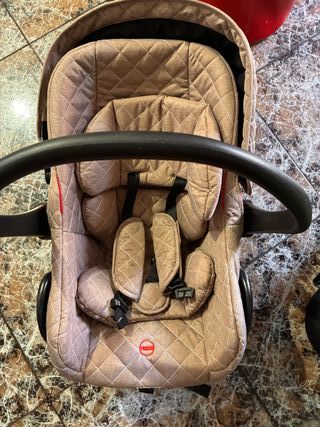 Silla de coche para bebé acolchada
