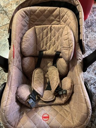 Silla de coche para bebé acolchada