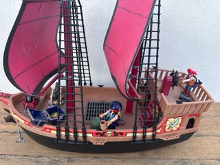 Barco Pirata Playmobil con Figuras