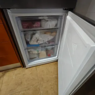 Nevera Samsung con dispensador de agua