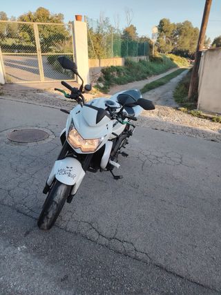 Kawasaki Z750 2013 Blanca