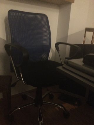 Silla de escritorio azul y negra