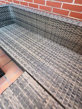 Sofá Chaise longue mimbre con mesa exterior