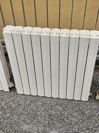 Vendo stock di 5 termosifoni in ottime condizioni