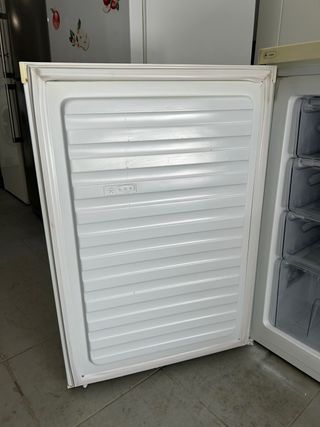 Congelador bajo encimera Whirlpool