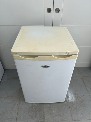 Congelador bajo encimera Whirlpool