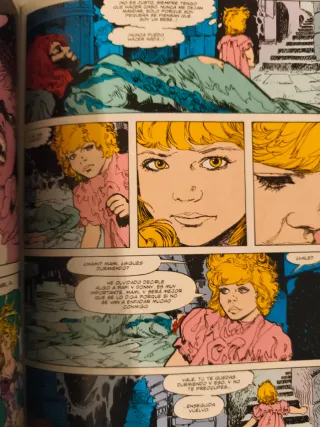 Amatista. Giffen y Estaban Maroto. Universos DC