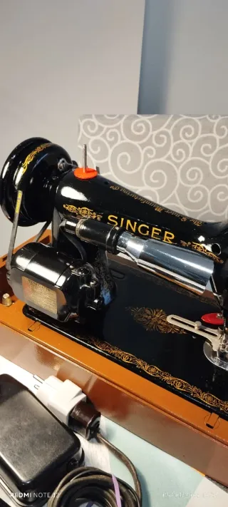 Maquina de coser "Singer modelo 99k"