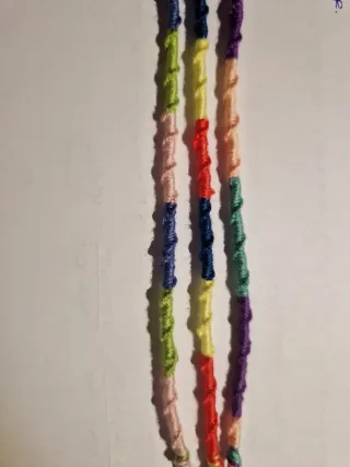 Pulseras de hilo hechas a mano