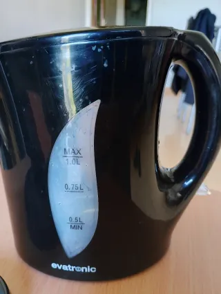 Hervidor de agua negro 1.0L