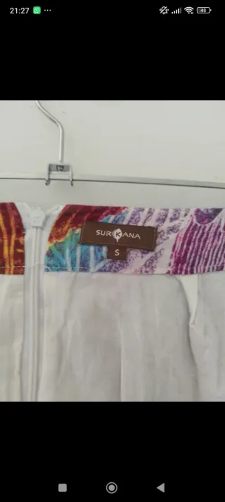 Falda colorida estampada