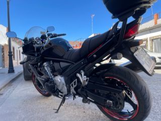 Suzuki GSF 1250S Bandit Negra