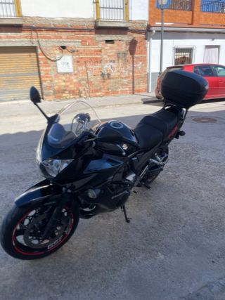 Suzuki GSF 1250S Bandit Negra