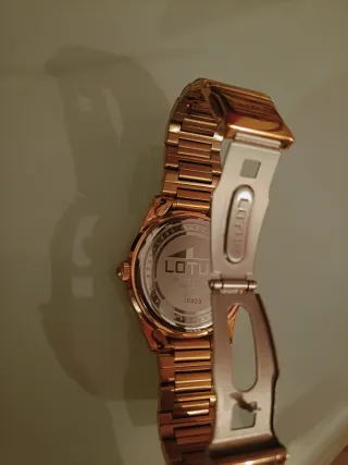 Reloj Lotus Mujer Dorado y Blanco