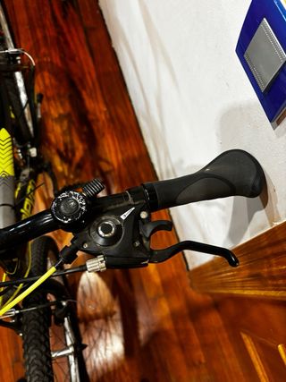 Bicicleta Eleven Negra y Amarilla
