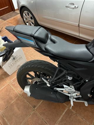 Yamaha YZ/R15 Negra