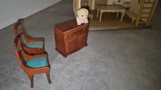 Lote Casa Sylvanian con Muebles y Figuras