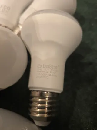 Lote de bombillas LED variadas